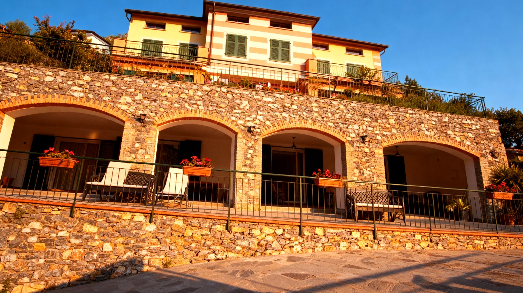 Un posto al sole 2025-12-14T10:59:16.342Z"