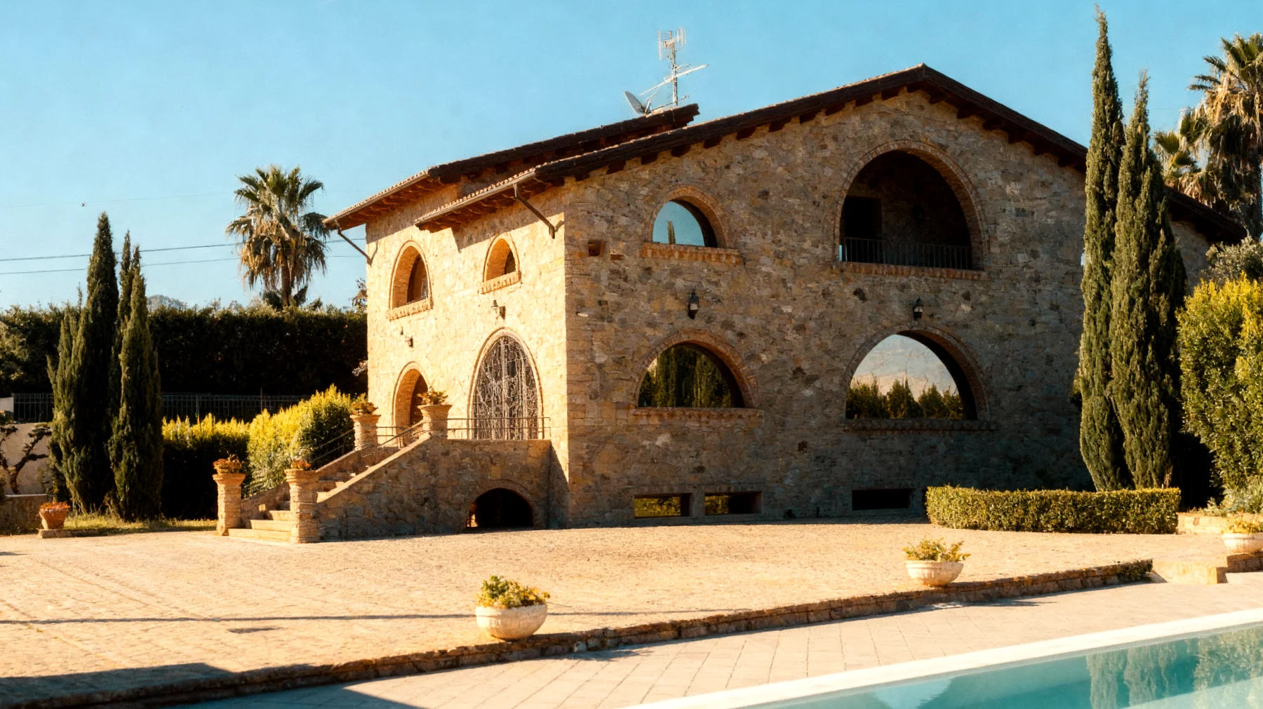 Un posto al sole 2025-12-27T14:38:55.330Z"